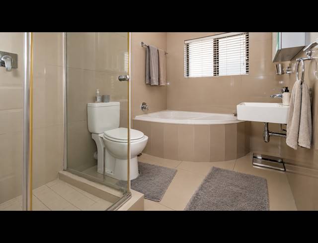 4 BEDROOM HOUSE FOR SALE IN PARKLANDS NORTH